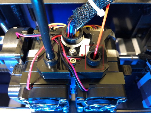 Top of extruder, Pushing filament into extruder