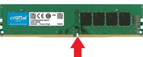 Picture of DDR4 memory with a red arrow pointing to the notch