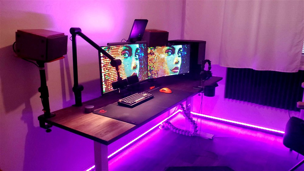 Micro Center Build of the Week winner Atom