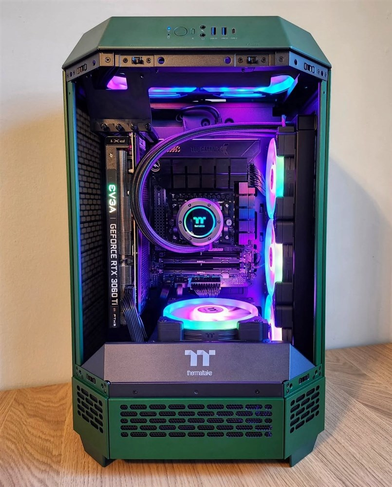 Micro Center Build of the Week: Racing Green Tower 300