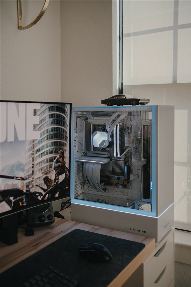 Micro Center BotWL SUP 01