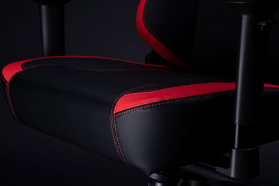 Incredibly soft and supple leatherette for a premium
look and feel.
