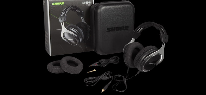 Box shote of the Shure SRH1540 Premium Closed-Back Headphones with cables and extra ear pads