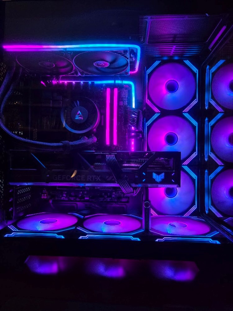RTX 5080 Build of the Week