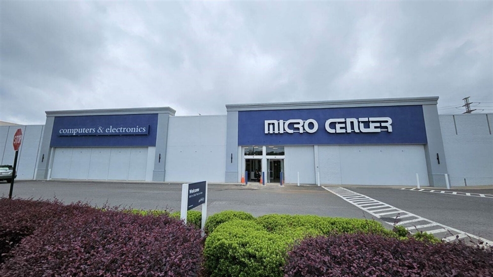 read more about see whos going to be at micro center charlotte this week