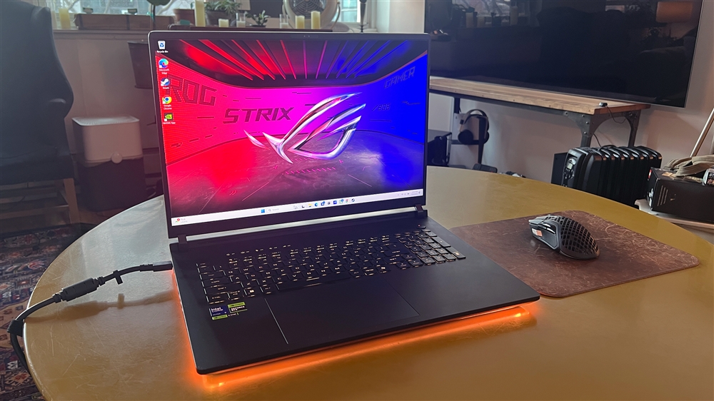 read more about hands on with the asus rog strix scar 18