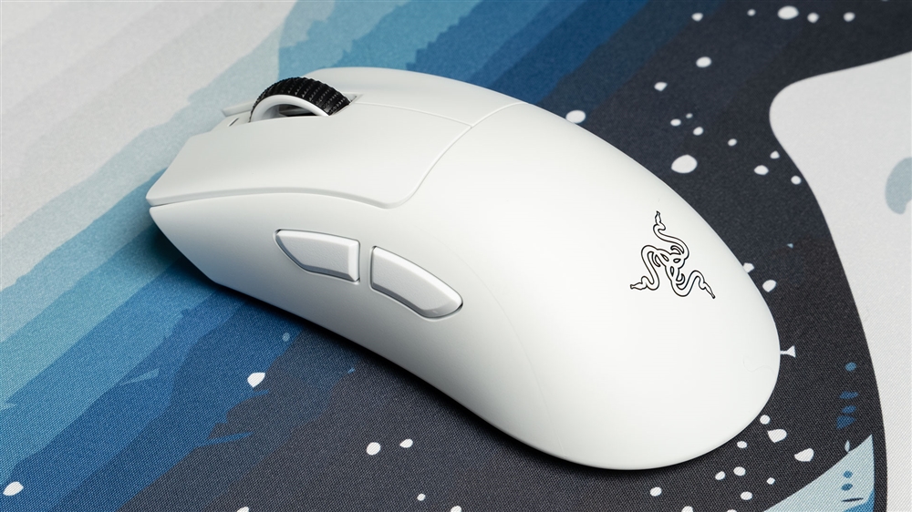 read more about hands on with razers new deathadder v4 pro
